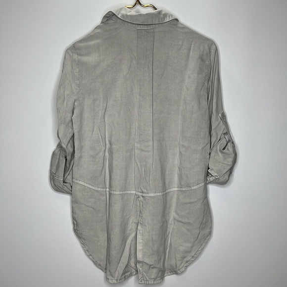 Cloth & Stone Split Back Button Down Sand Color Size Small - Picture 7 of 7